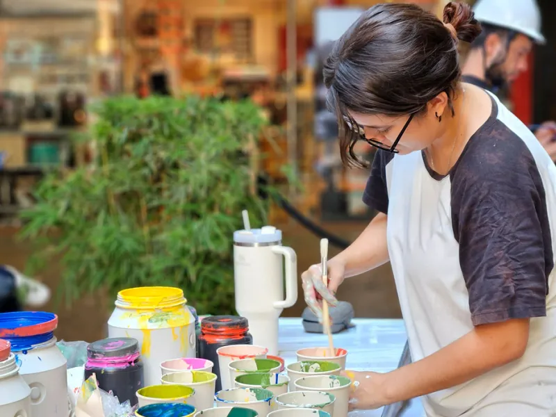 Muralismo y fotografía, una oda a la biodiversidad de la Javeriana Cali que engalana los pasillos del Centro Comercial Jardín Plaza 